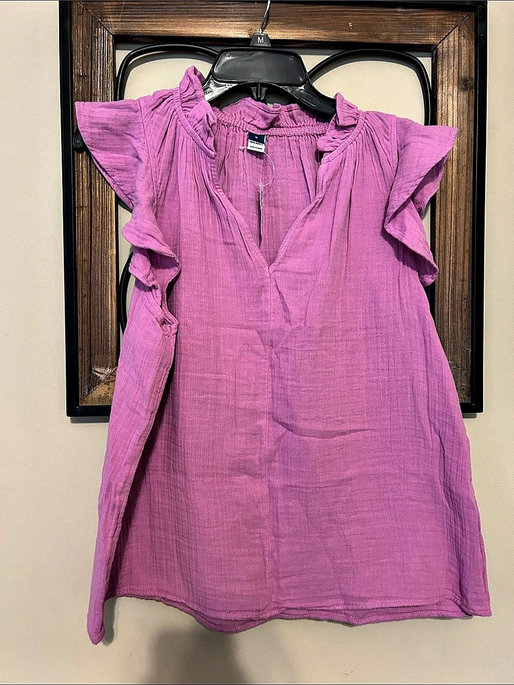 Old Navy ruffle  Sleeve top in Pink Size Medium